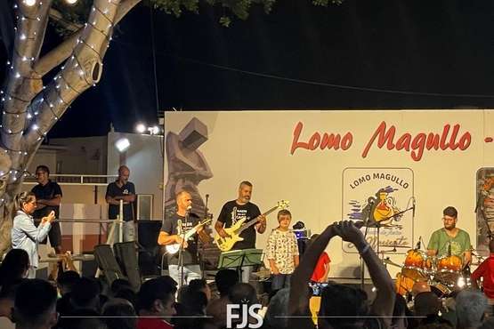 Concierto de tres bandas en la Plaza de Las Nieves en Lomo Magullo/Francisco Javier Santana.